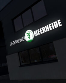 Dierenkliniek Meerheide_lichtreclame